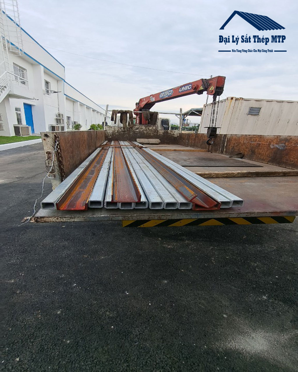 Đại lý Sắt Thép MTP giao 25 Tấn Thép hộp và Thép hình U cho Công ty xây dựng Cơ Khí Bến Cát ,Bình Dương