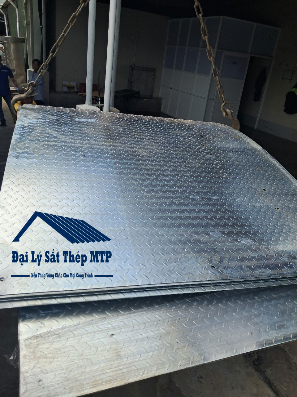 Giao 15 tấn Thép Tấm mạ kẽm cho Công ty Chế biến Thủy hải Sản Quận Gò Vấp