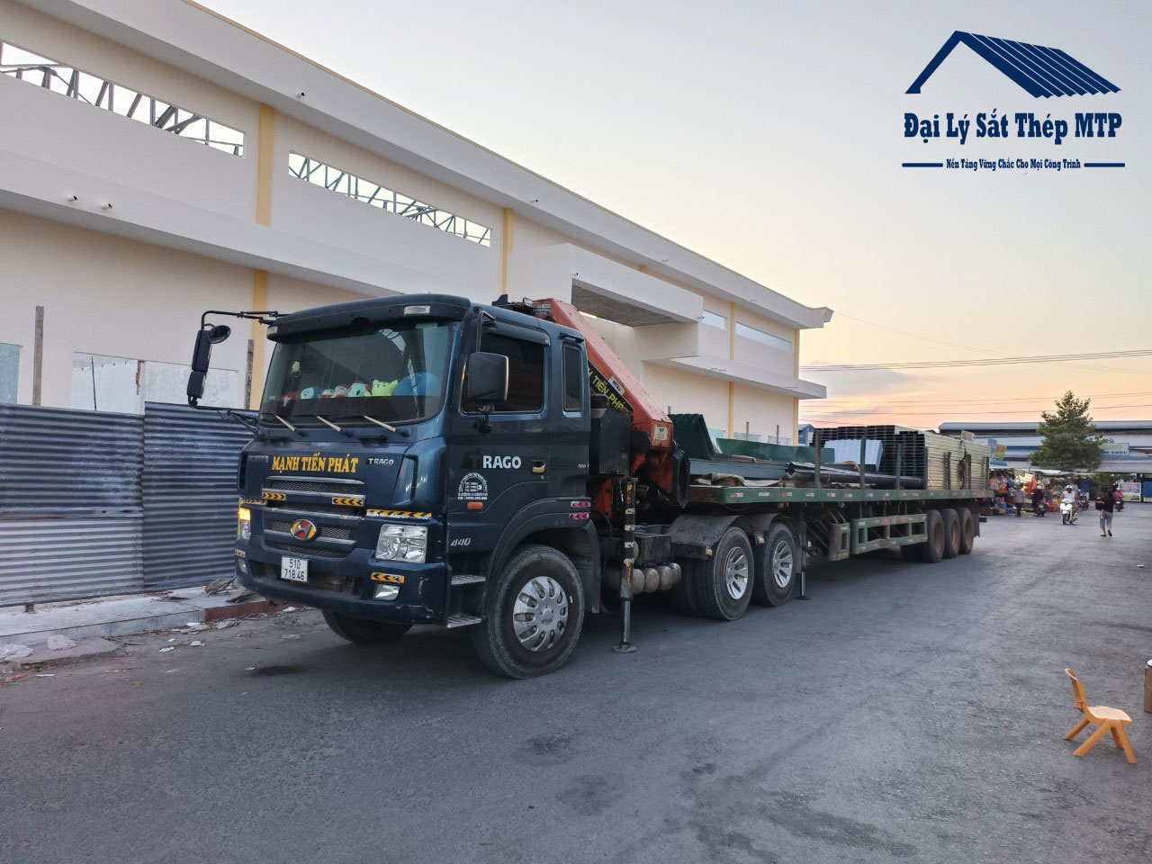 Đại lý Sắt Thép MTP Giao 30 tấn Tôn Đông Á , 15 tấn Xà Gồ C kẽm về Dự án nuôi thủy sản Mạnh Vinh - Tỉnh Trà Vinh