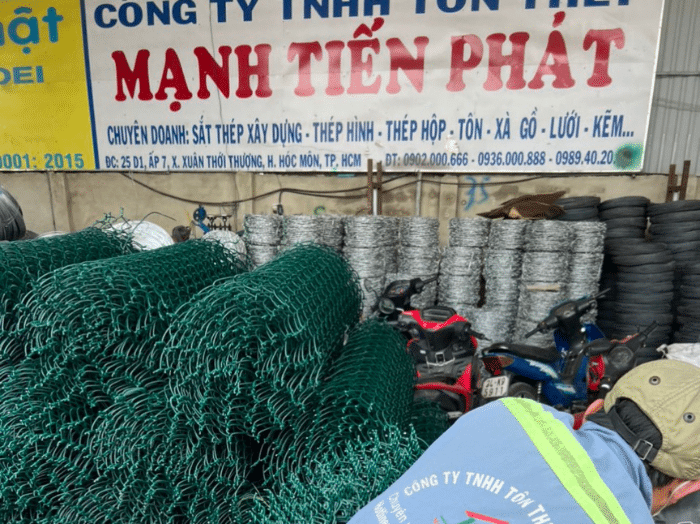 Tinh tham my va do ben cua luoi rao thep b40 boc nhua