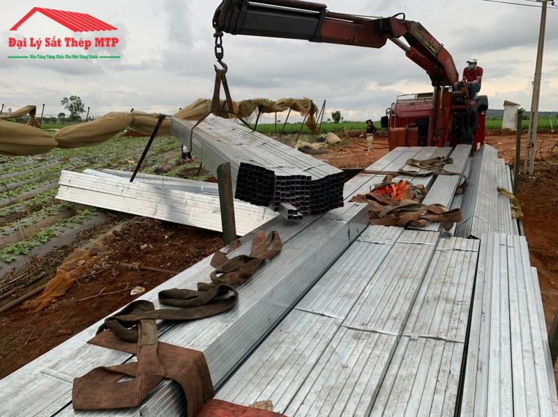 Giao 150 cây thép hộp 25×50 cho khu nghỉ dưỡng tại Vũng Tàu.
