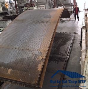 Giá thép tấm gân mới nhất