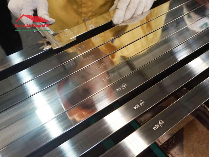 Inox Hoàng Vũ có bề mặt sáng bóng, độ bền cao, tính thẩm mỹ tốt