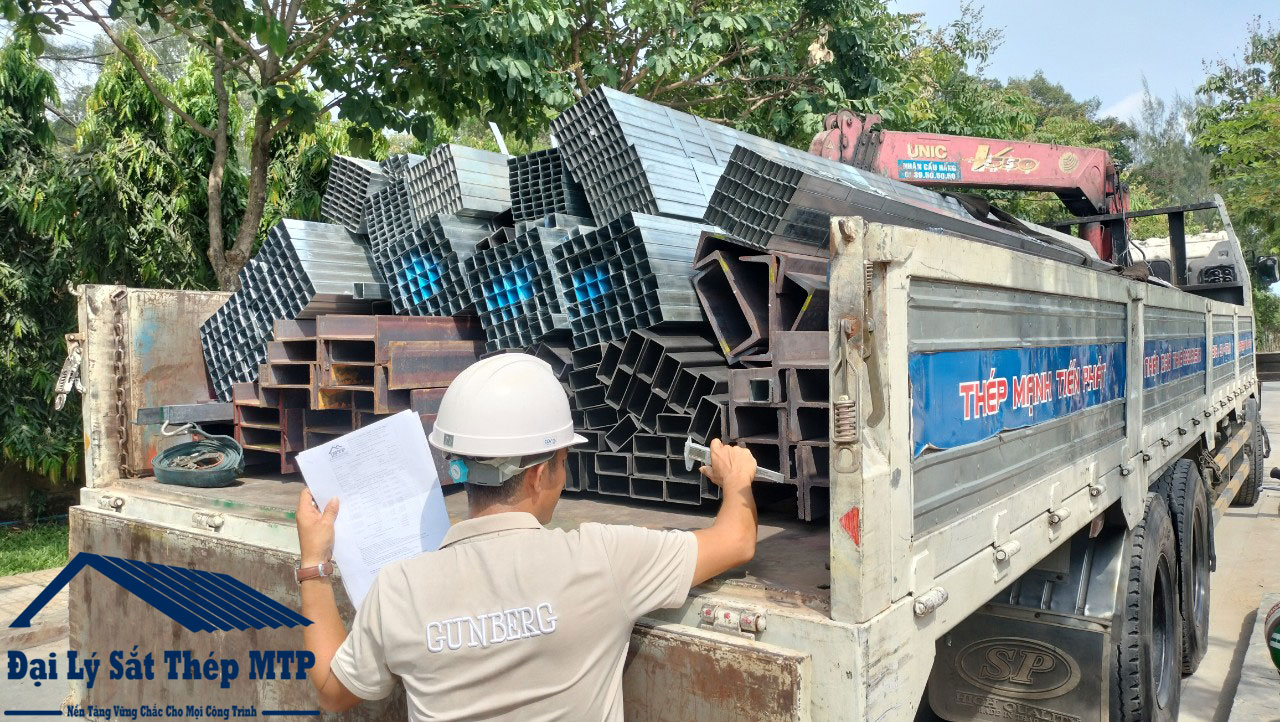 Bàn giao 25 tấn Thép Hình U-I-V cho Công Ty TK Xây Dựng Gia Trần tại 98 Đường Lê Văn Việt, TP Thủ Đức