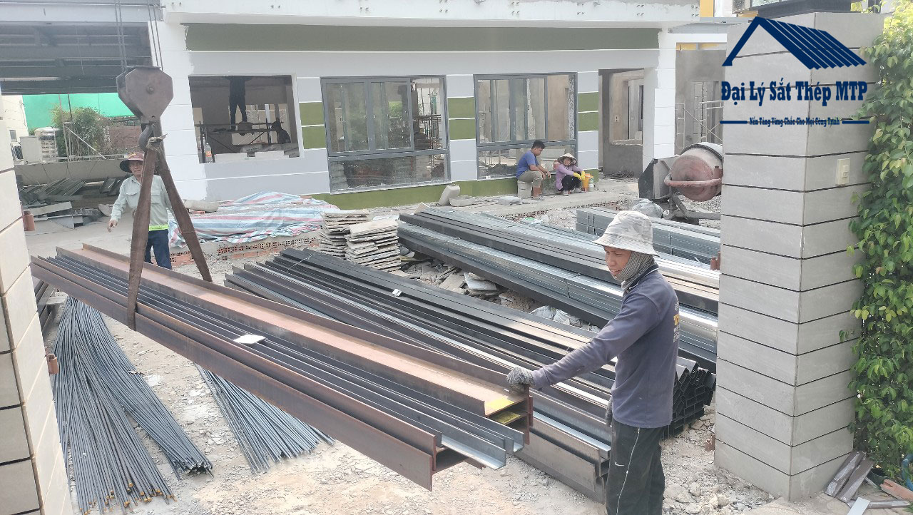 Bàn giao 25 tấn Thép Hình U-I-V cho Công Ty TK Xây Dựng Gia Trần tại 98 Đường Lê Văn Việt, TP Thủ Đức