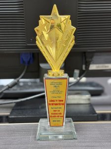 Cúp chứng nhận Công ty TNHH Tôn Thép Mạnh Tiến Phát đạt giải VietNam No.1 Brand Awards