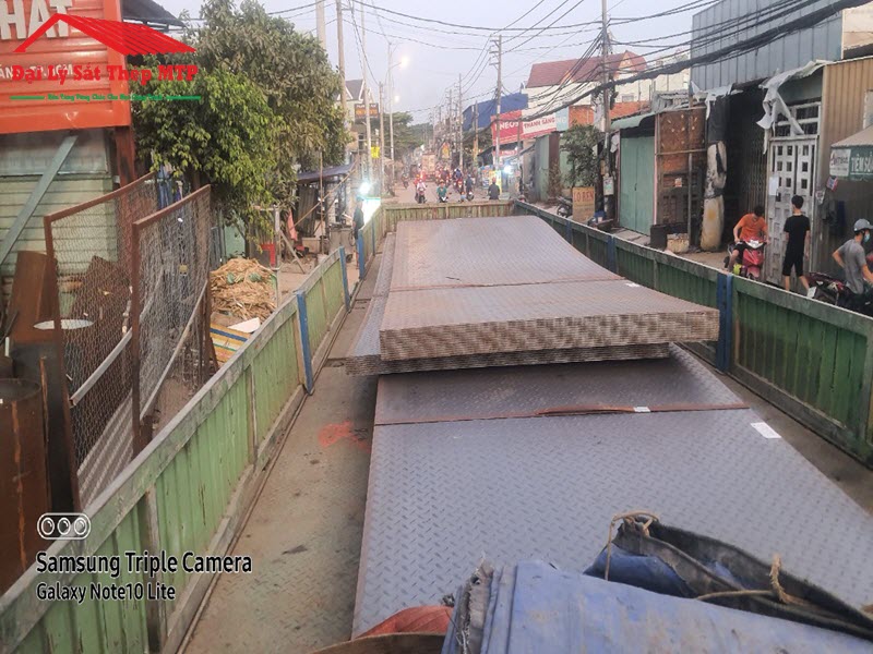 Cung cấp 5 tấn thép tấm gân cho dự án hầm gửi xe sân bay Long Thành