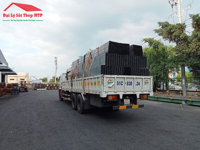 Cung ứng 700 cây thép hộp Hồng Ký cho công trình nhà xưởng công nghiệp tại Bình Dương