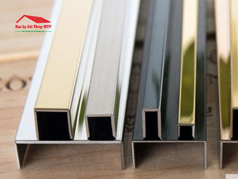Thanh U inox là vật liệu có dạng hình chữ U, sản xuất từ thép không gỉ