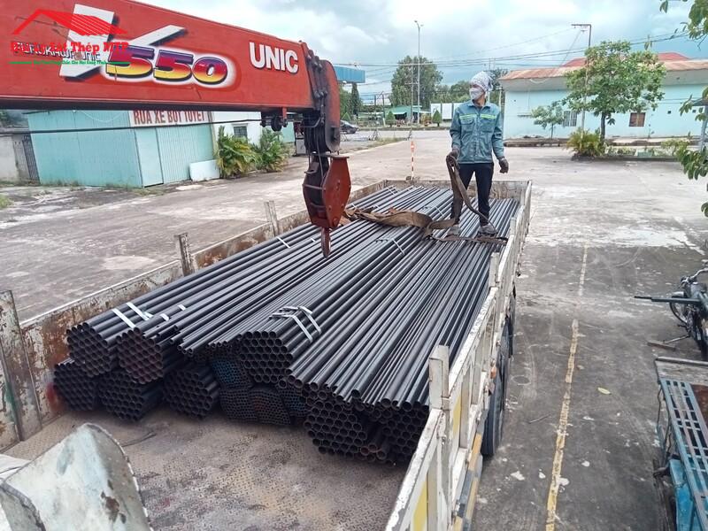 Cung cấp 12 tấn thép ống đen cho công trình nhà xưởng kết cấu thép tại KCN Sóng Thần, Bình Dương.