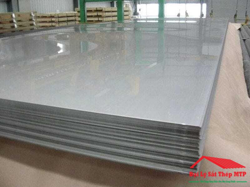 Thép tấm mạ kẽm nhúng nóng được sản xuất với đa dạng độ dày