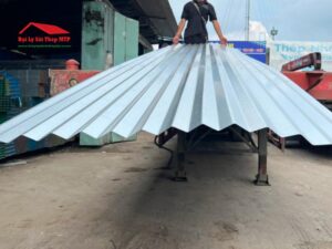 Tôn 13 sóng tròn gia công từ tôn lạnh Hoa Sen không màu
