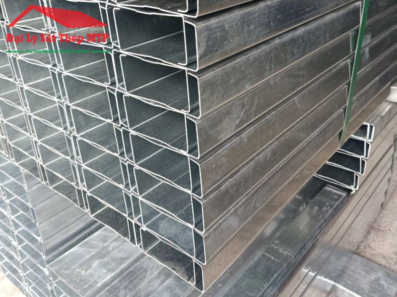 Kết cấu chắc chắn, trọng lượng nhẹ, ph&ugrave; hợp thi c&ocirc;ng m&aacute;i lợp