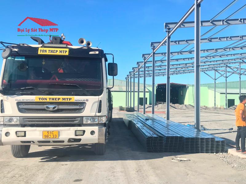 Cung cấp 8 tấn xà gồ C cho dự án xây dựng trung tâm thương mại ở Bình Dương