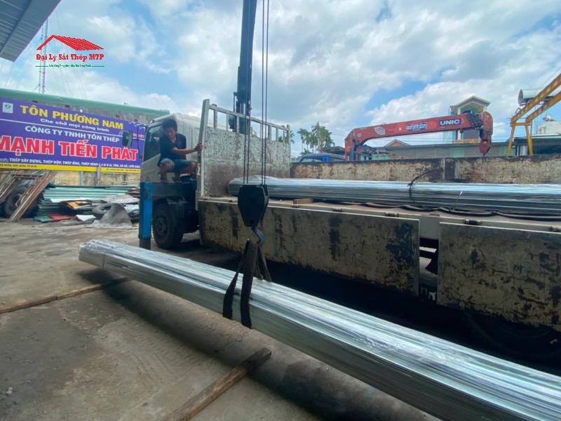Nhà cung cấp inox V 65x65 uy tín, hàng chính hãng, giao tận nơi - Sắt thép MTP
