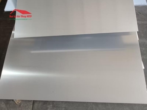 Tấm inox 0.5 mm là loại inox dạng tấm có độ dày 0.5mm