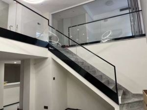 Sử dụng thi công lan can cầu thang bằng inox