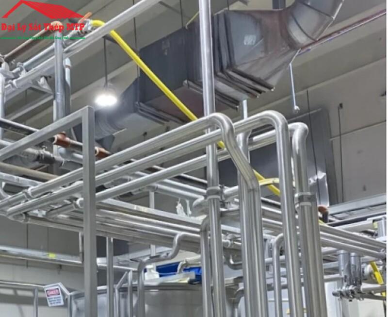 Thi công đường ống trong các nhà máy sản xuất