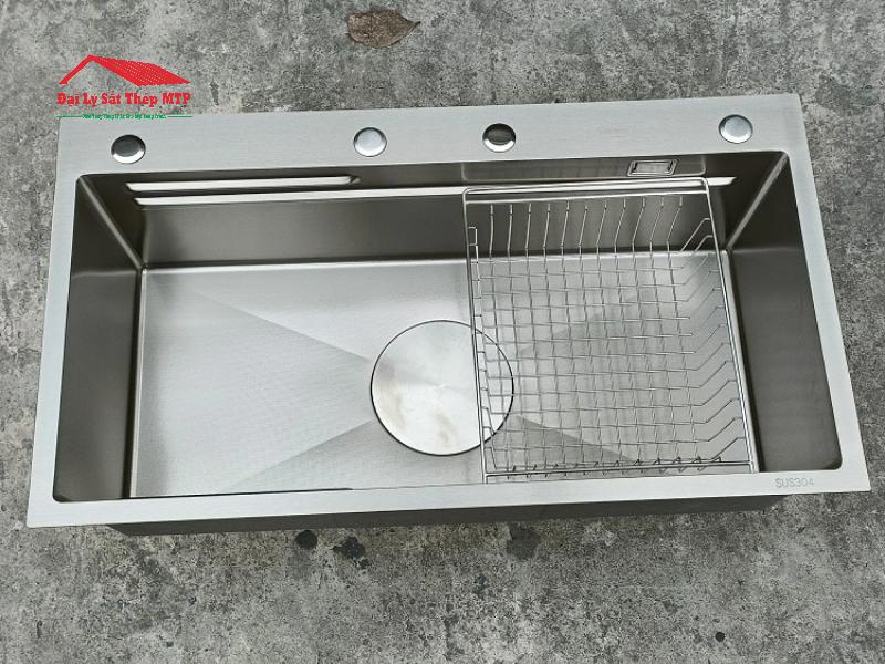 Bồn rửa chén sản xuất từ inox tấm 0.4mm