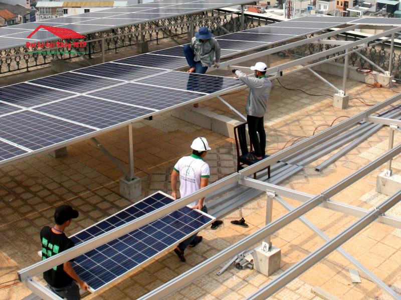 Xà gồ Hoa Sen dùng làm giá đỡ cho hệ thống pin năng lượng mặt trời