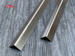 V inox 25x25 cạnh 25mm, dạng thanh dài 6m