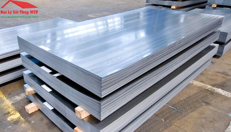 Nguyên liệu gia công cắt chặt thép la chất lượng