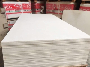 Tấm cemboard dày 6mm có dạng tấm phẳng, trơn nhẵn, dày 6mm, sản xuất bằng công nghệ hiện đại