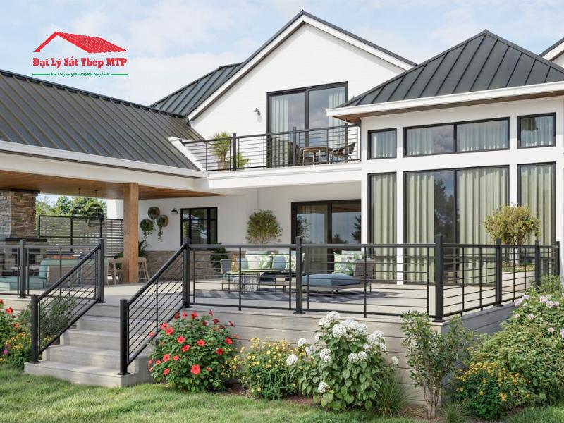 Sắt hộp làm lan can sân vườn sang trọng