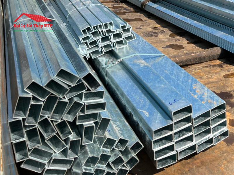 Sắt hộp mạ kẽm làm mái tôn
