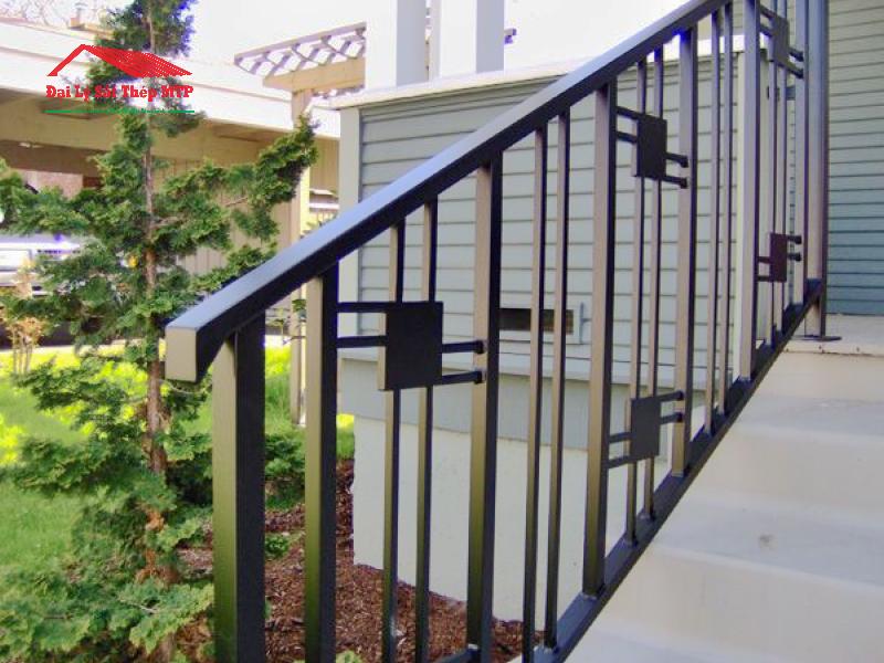 Làm lan can thép hộp có thể chọn thép hộp dày tù 1.4mm trở lên để đảm bảo an toàn