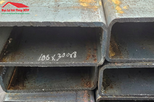 Giá thép hộp 100x300