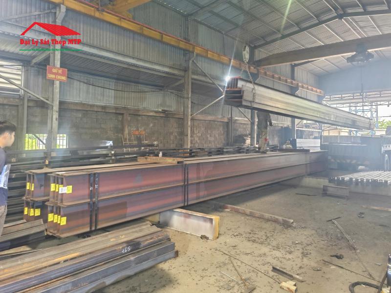 Giao 35 tấn thép hình I400 Posco cho công ty xưởng cơ khí tại Củ Chi