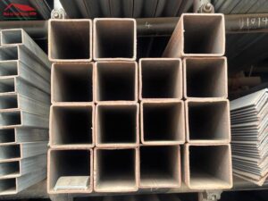 Thép hộp 300x300 là lựa chọn cân bằng giữa tải trọng và chi phí cho các công trình kết cấu lớn