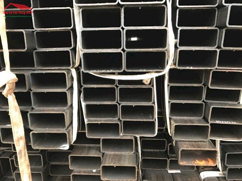 Giá thép hộp 100x300
