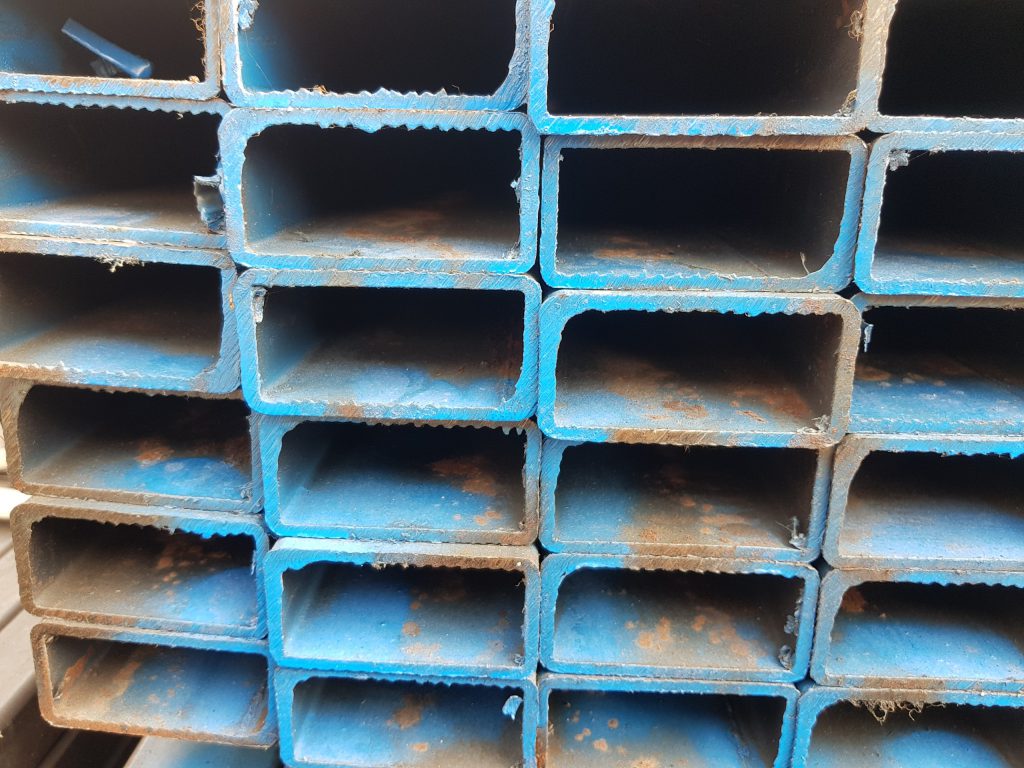 Thép hộp 100x300 là thép hộp chữ nhật kích thước lớn