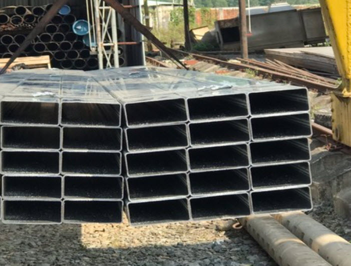 Thép hộp 100x300x5mm