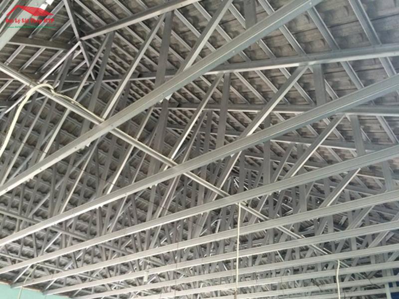 Ứng dụng sắt hộp 150x200 cho kết cấu chịu tải trung bình - lớn