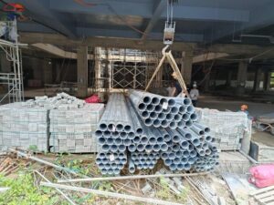 MTP giao 250 cây ống thép phi 49 mạ kẽm đến công trình nhà kính tại Long An