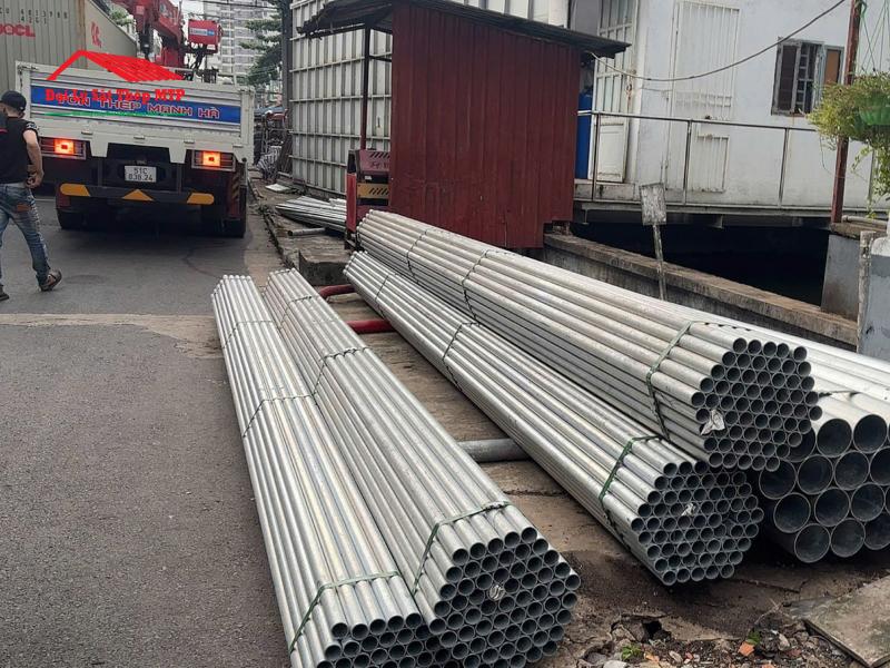 Ống thép phi 42 mạ kẽm nhúng nóng Hòa Phát
